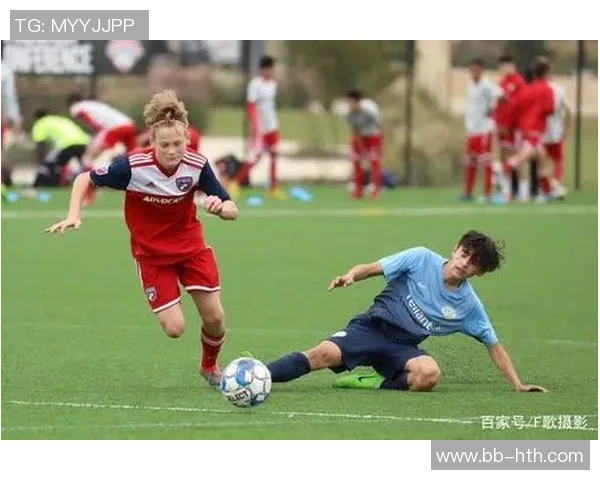 《球场之外的时尚风暴:足球巨星穿搭黑历史与时尚演变》 《球场之外的时尚风暴:足球巨星穿搭黑历史与时尚演变》